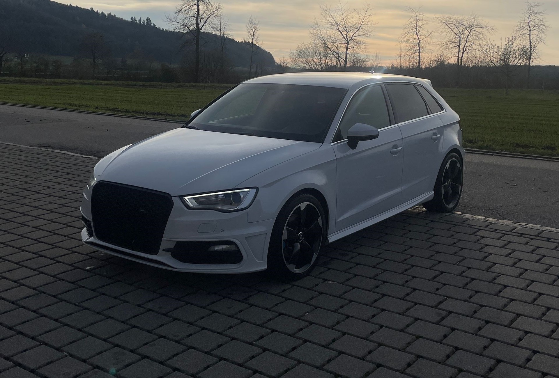 AUDI A3 Sportback 2.0 TDI Ambiente quattro S-tronic-image-1