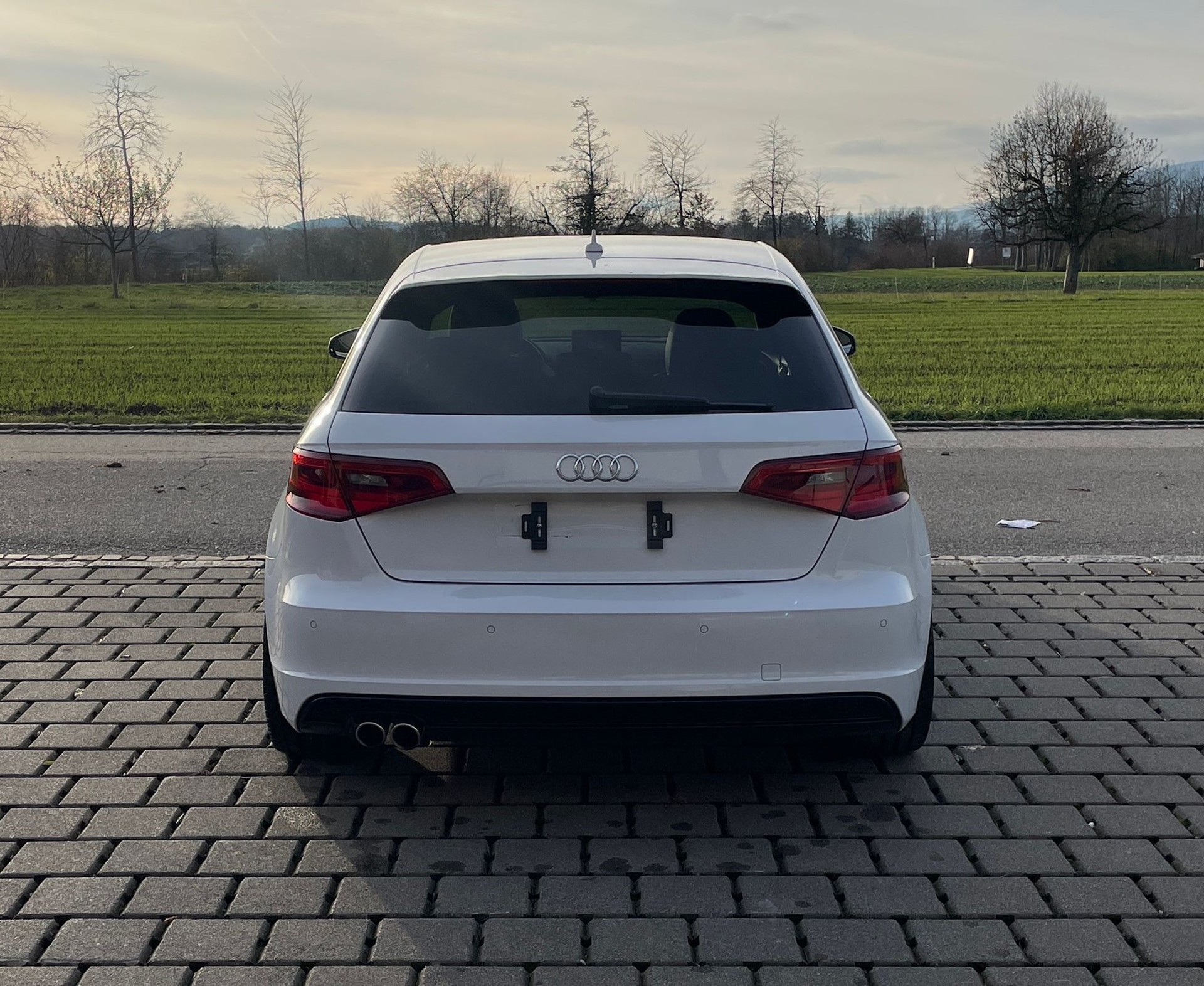 AUDI A3 Sportback 2.0 TDI Ambiente quattro S-tronic-image-3