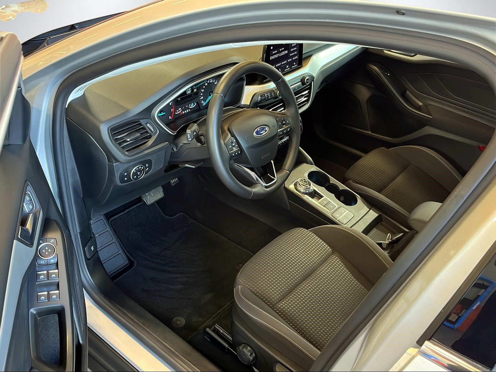 FORD Focus 1.0i EcoB 125 Cool & Connect-image-6