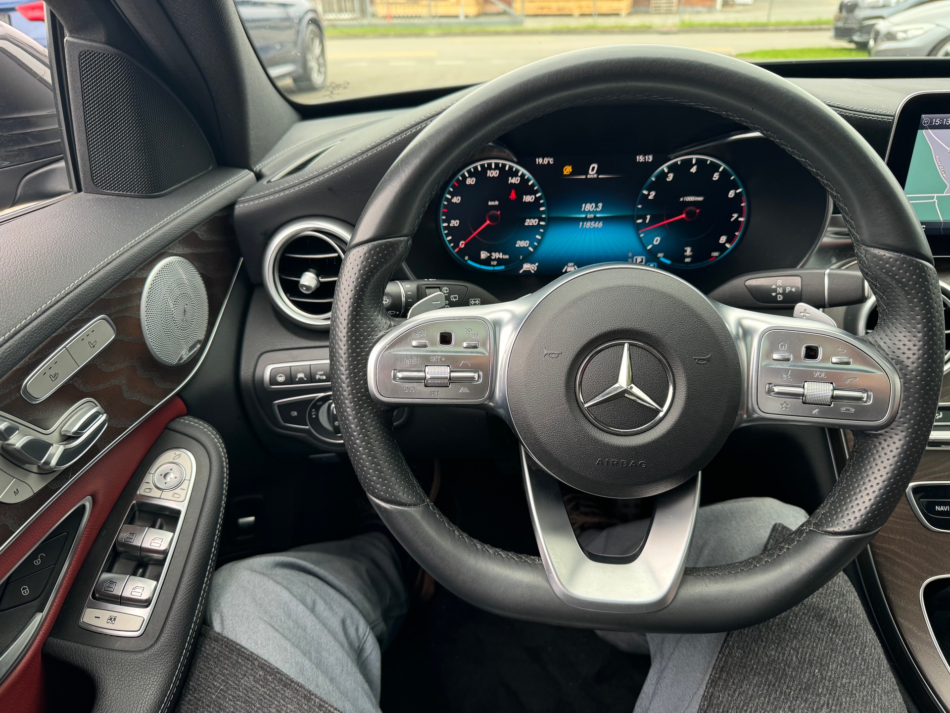 MERCEDES-BENZ C 400 AMG Line 4Matic 9G-Tronic-image-10