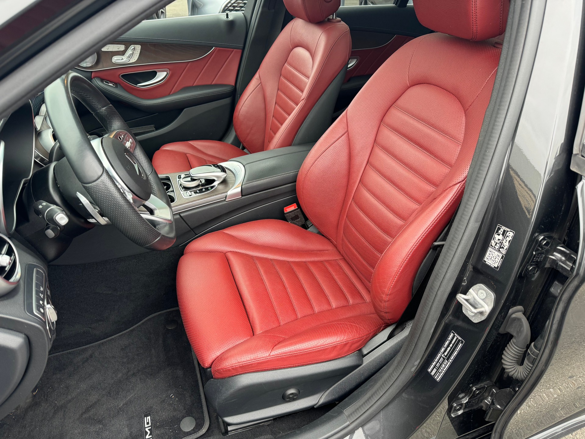 MERCEDES-BENZ C 400 AMG Line 4Matic 9G-Tronic-image-8