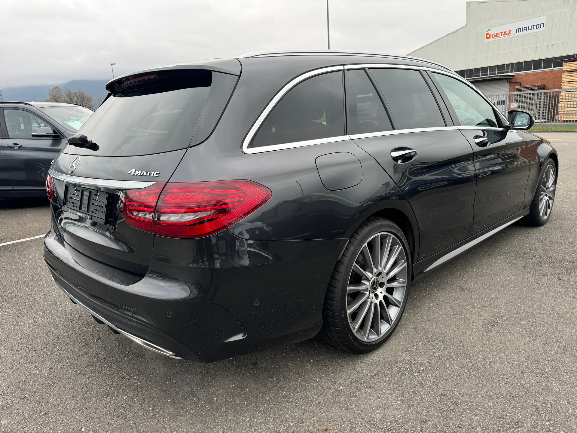 MERCEDES-BENZ C 400 AMG Line 4Matic 9G-Tronic-image-3