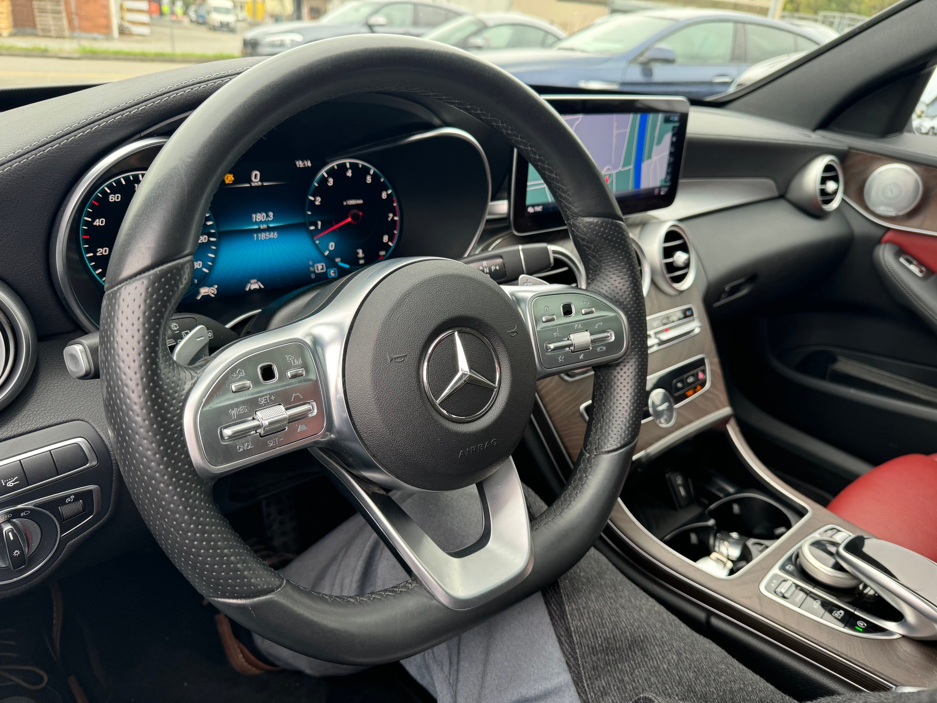 MERCEDES-BENZ C 400 AMG Line 4Matic 9G-Tronic-image-15