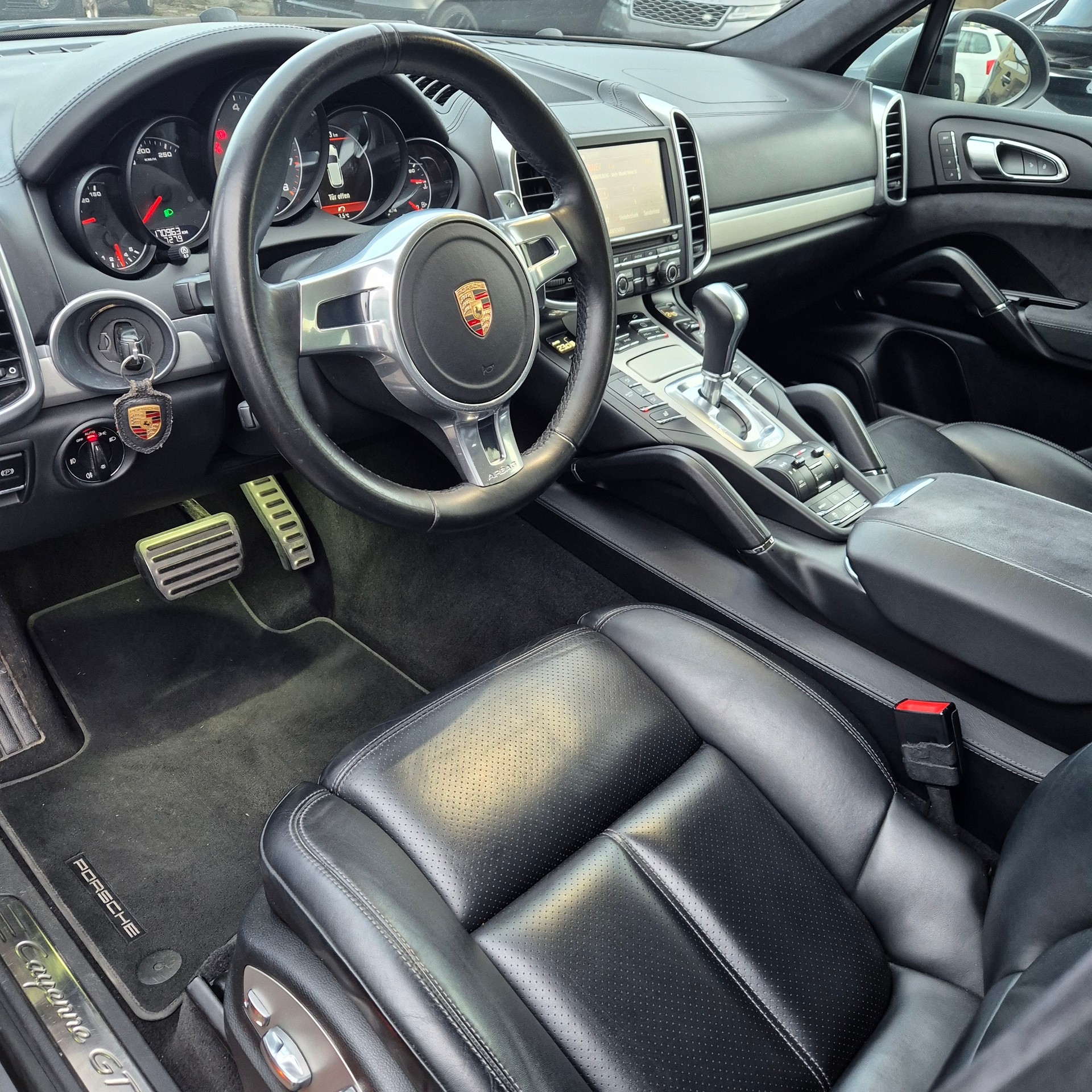 PORSCHE Cayenne GTS-image-7