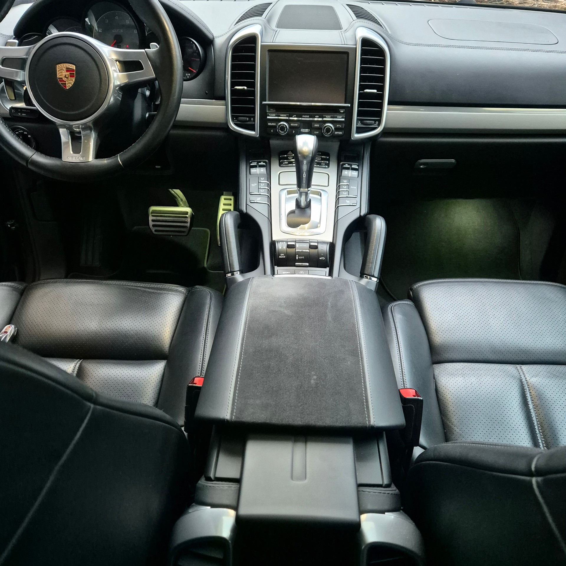 PORSCHE Cayenne GTS-image-8