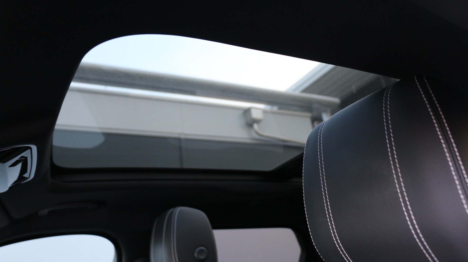 LAND ROVER RR Velar D 300 SE-image-7