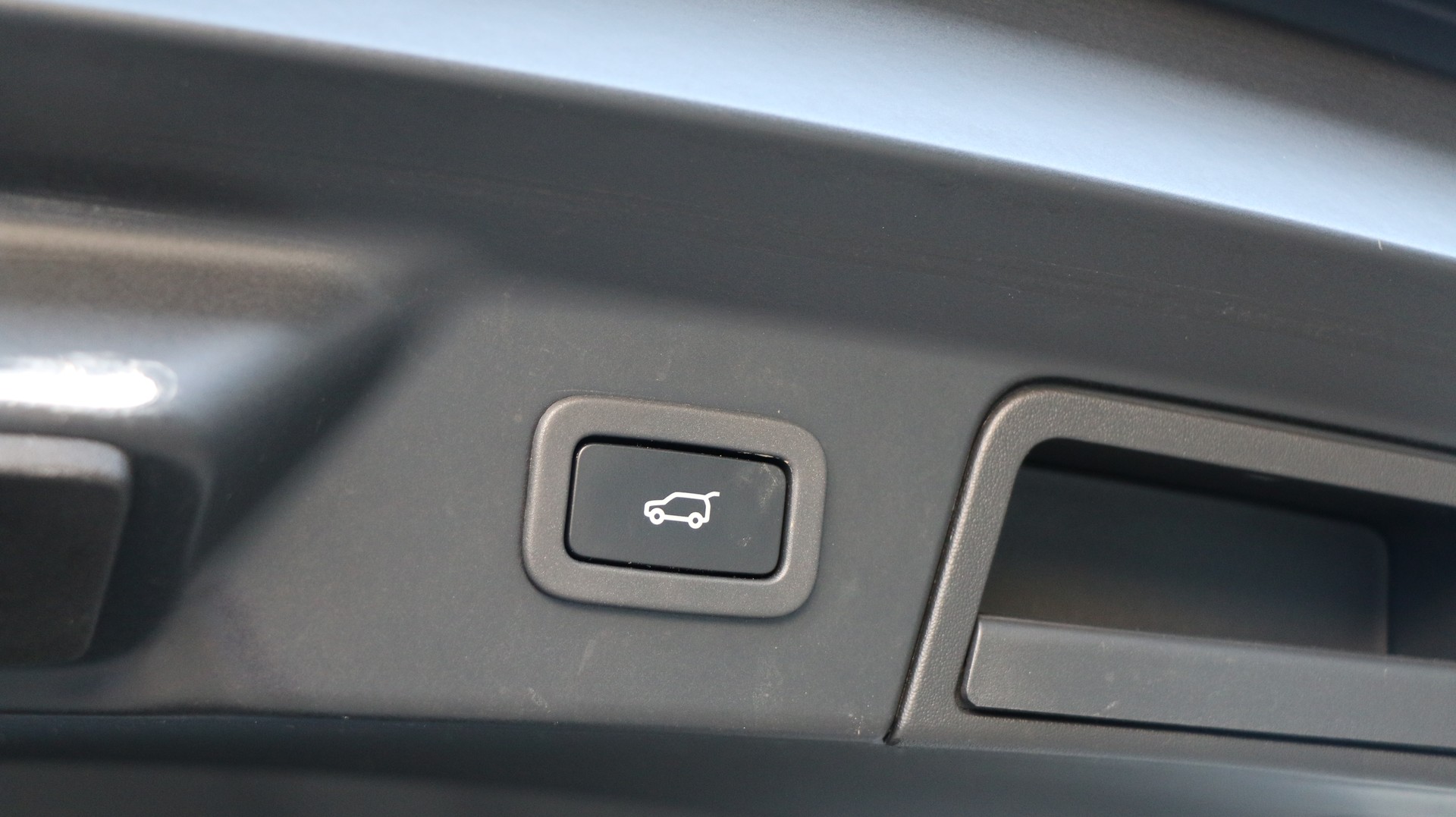 LAND ROVER RR Velar D 300 SE-image-9