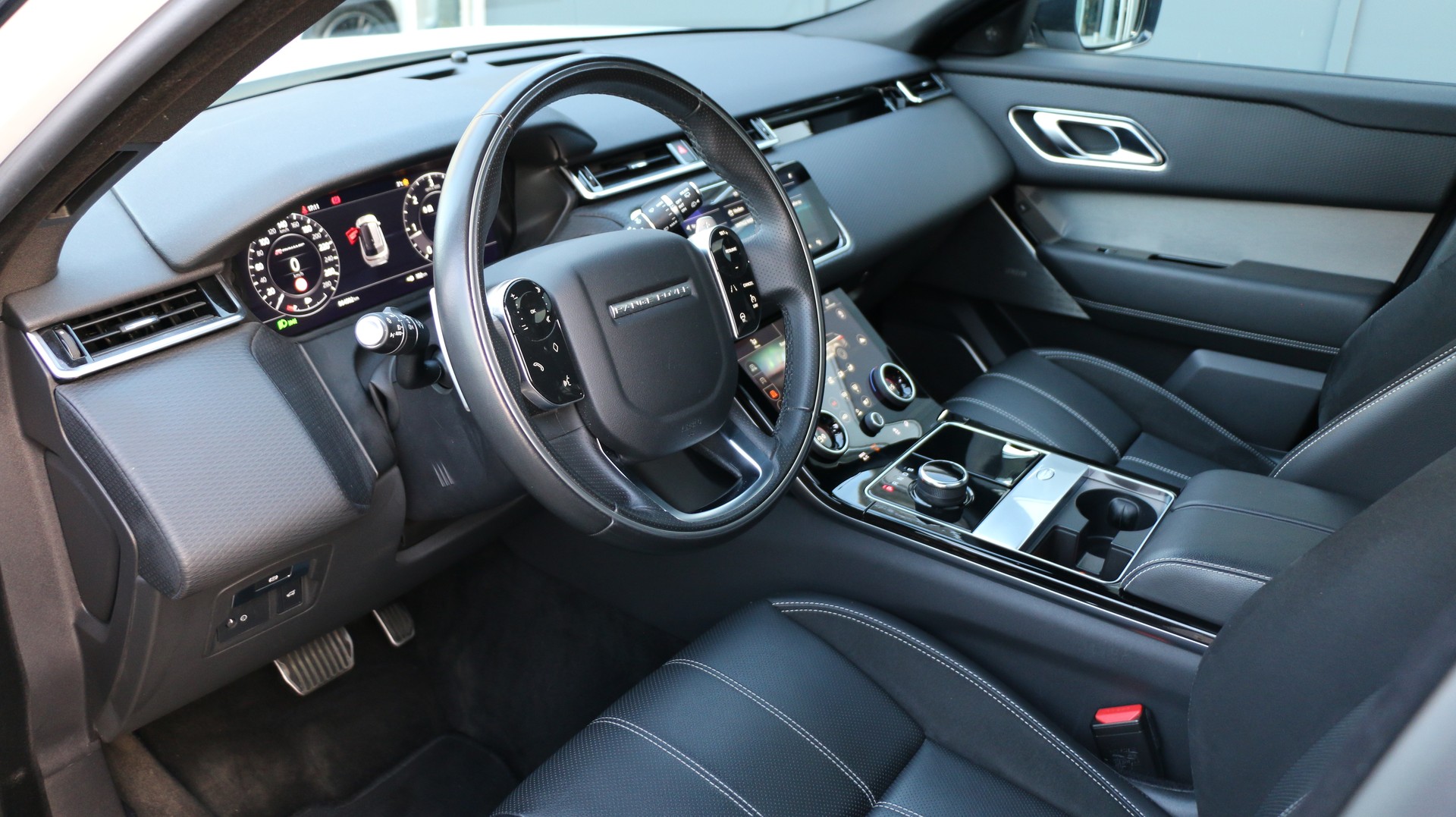 LAND ROVER RR Velar D 300 SE-image-8