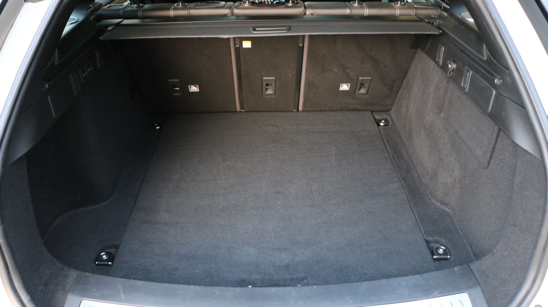 LAND ROVER RR Velar D 300 SE-image-10