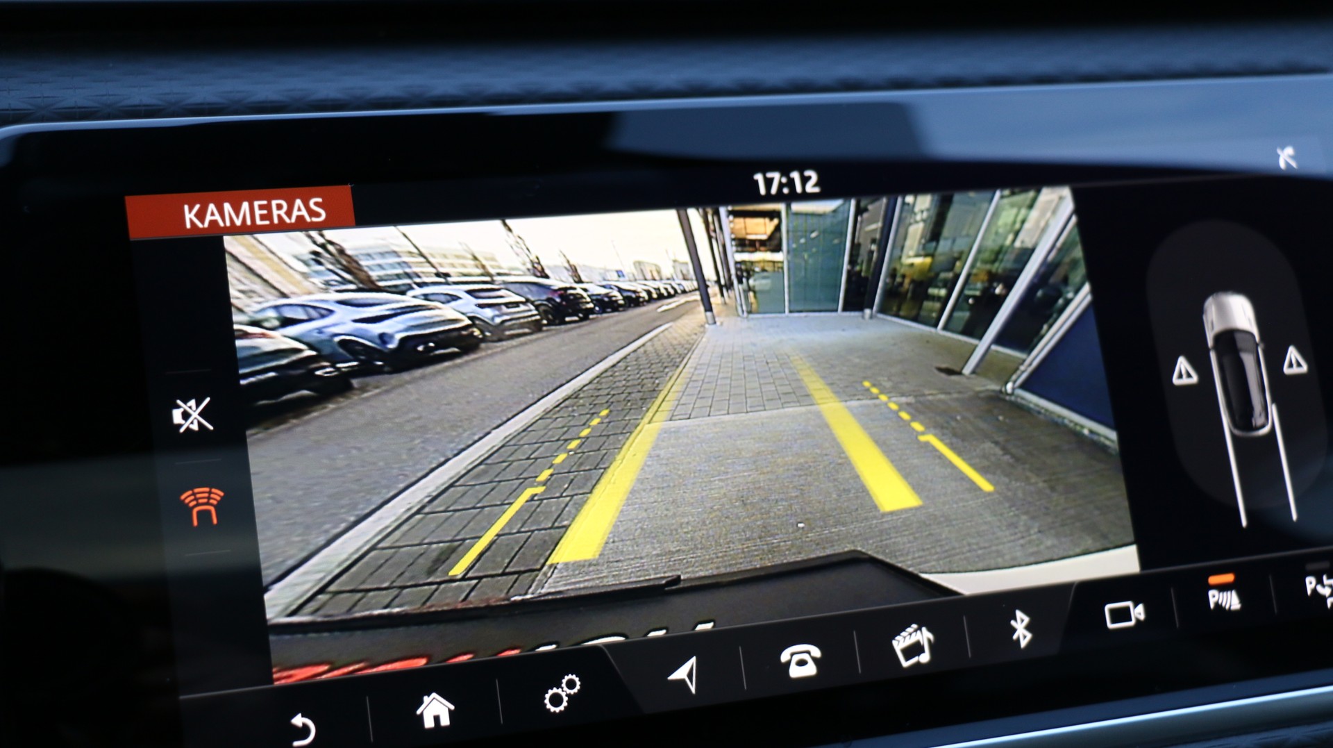 LAND ROVER RR Velar D 300 SE-image-5