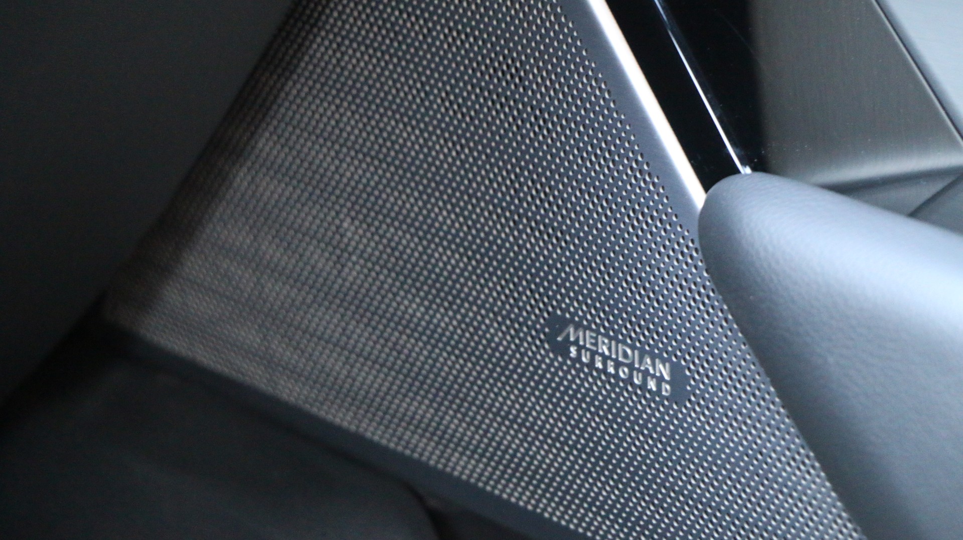 LAND ROVER RR Velar D 300 SE-image-11