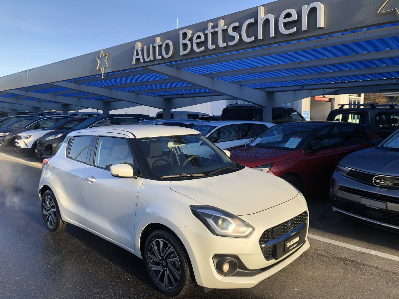 SUZUKI Swift 1.2 Compact Top Hybrid-image-0