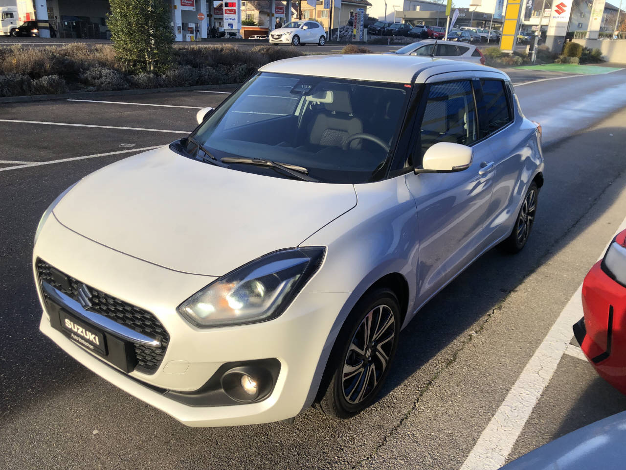 SUZUKI Swift 1.2 Compact Top Hybrid-image-2