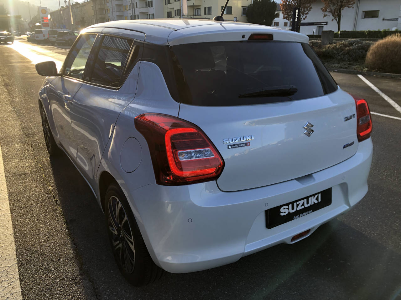 SUZUKI Swift 1.2 Compact Top Hybrid-image-3