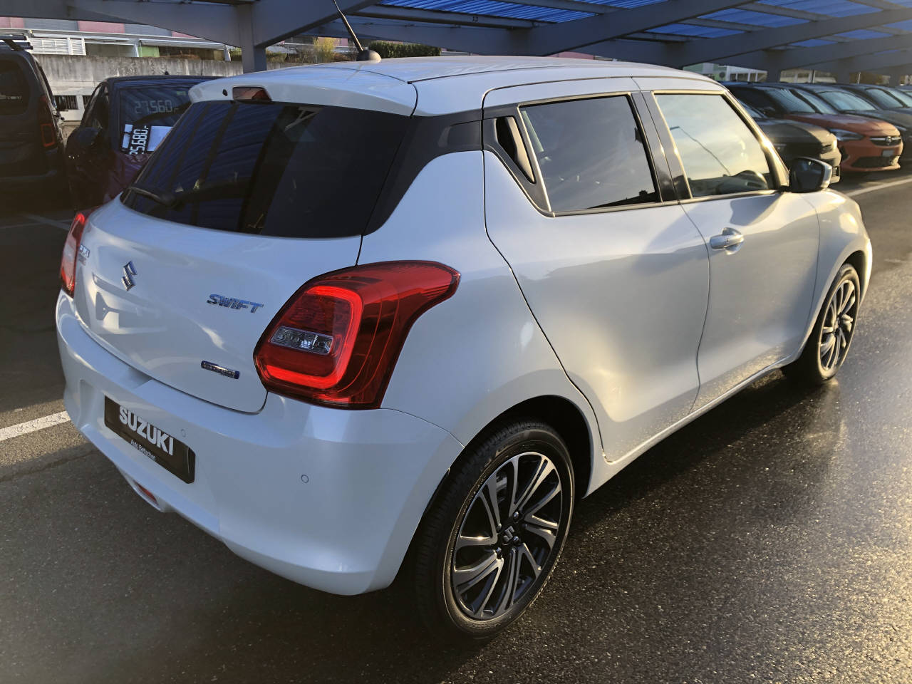 SUZUKI Swift 1.2 Compact Top Hybrid-image-4