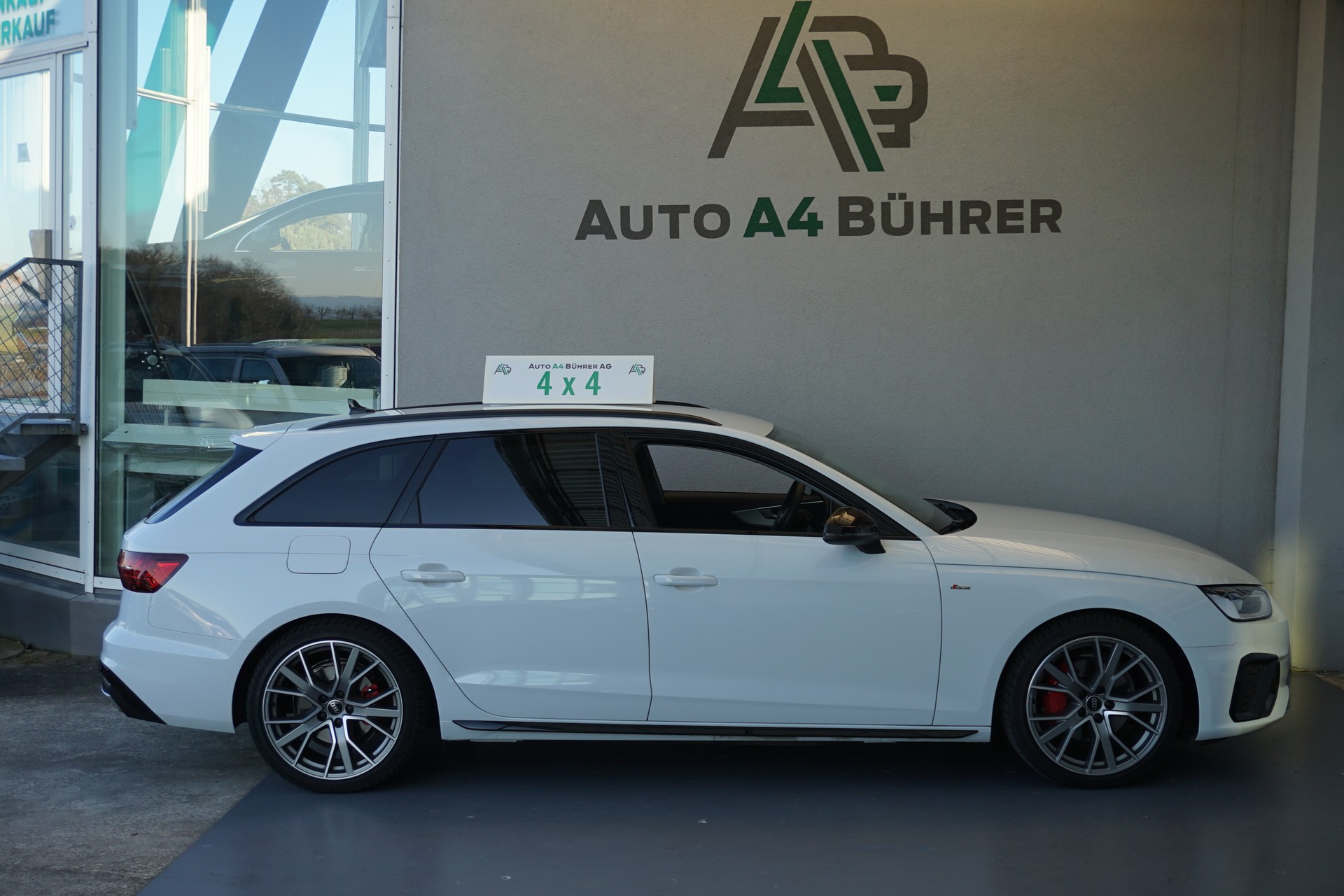 AUDI A4 Avant 40 TDI S-Line quattro 204PS-image-3