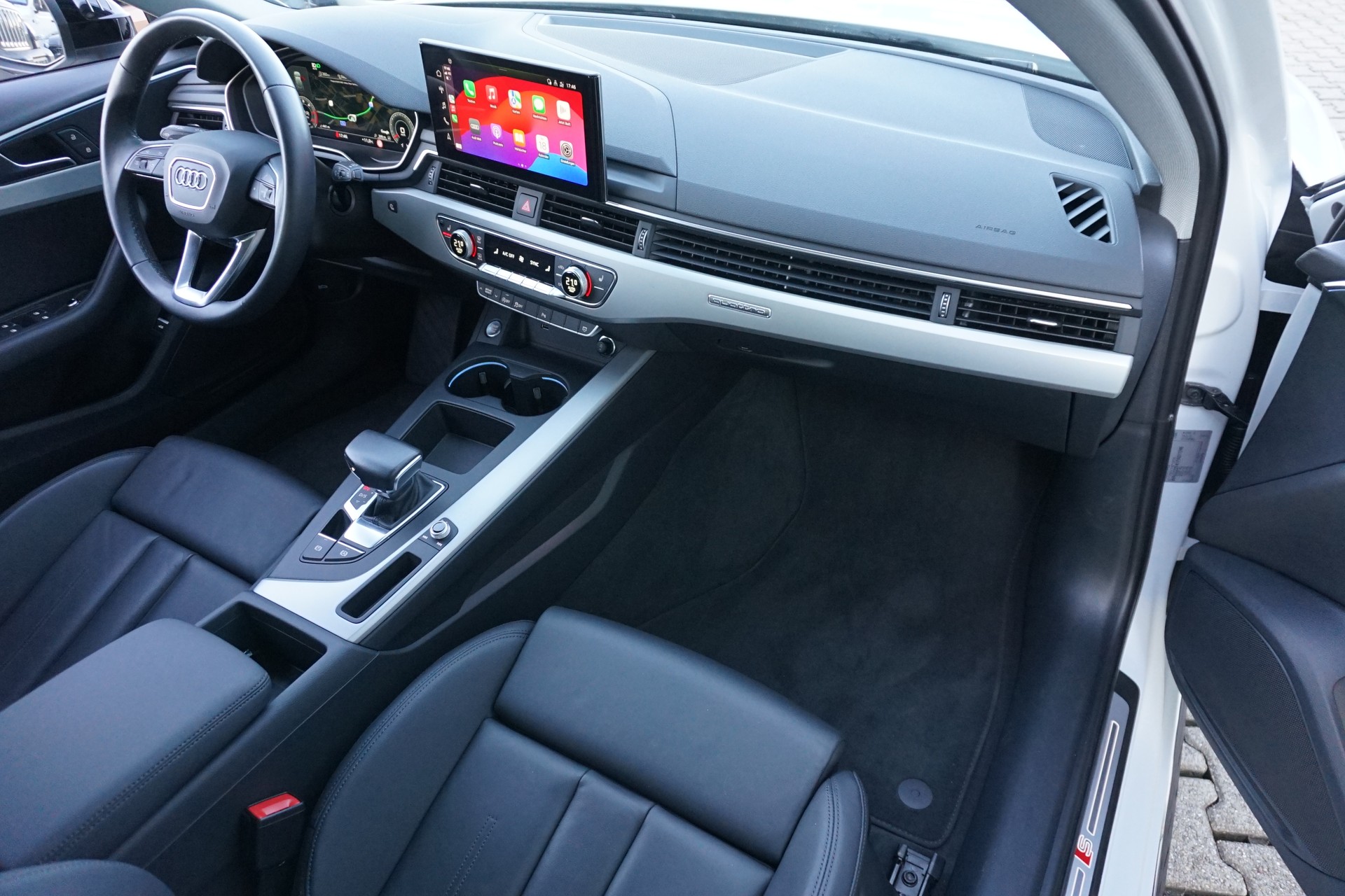 AUDI A4 Avant 40 TDI S-Line quattro 204PS-image-18