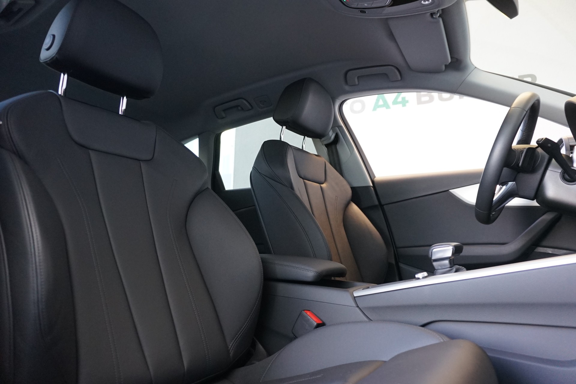AUDI A4 Avant 40 TDI S-Line quattro 204PS-image-25