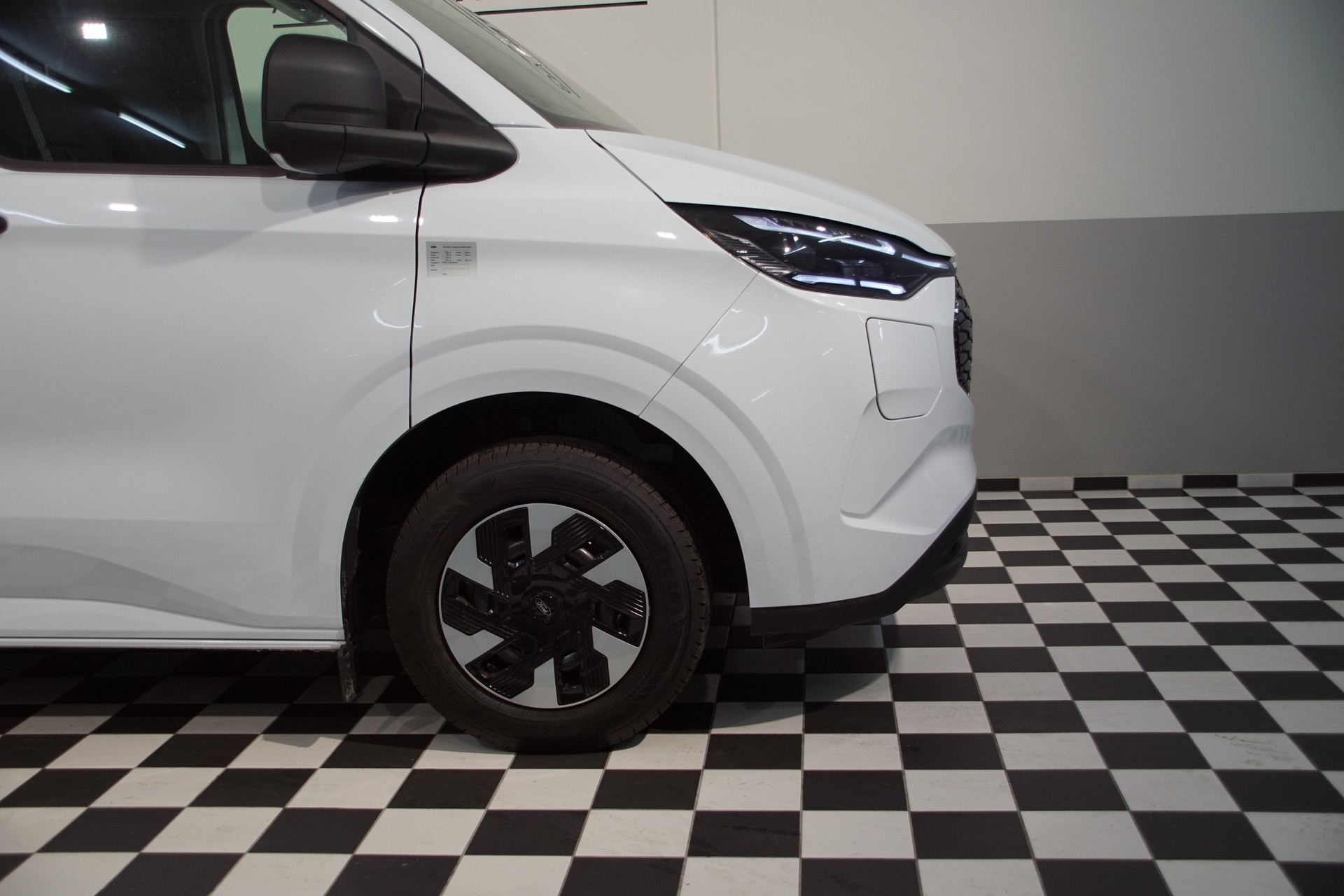 FORD Transit Custom Van 320 L1 H1 65kWh Trend-image-3
