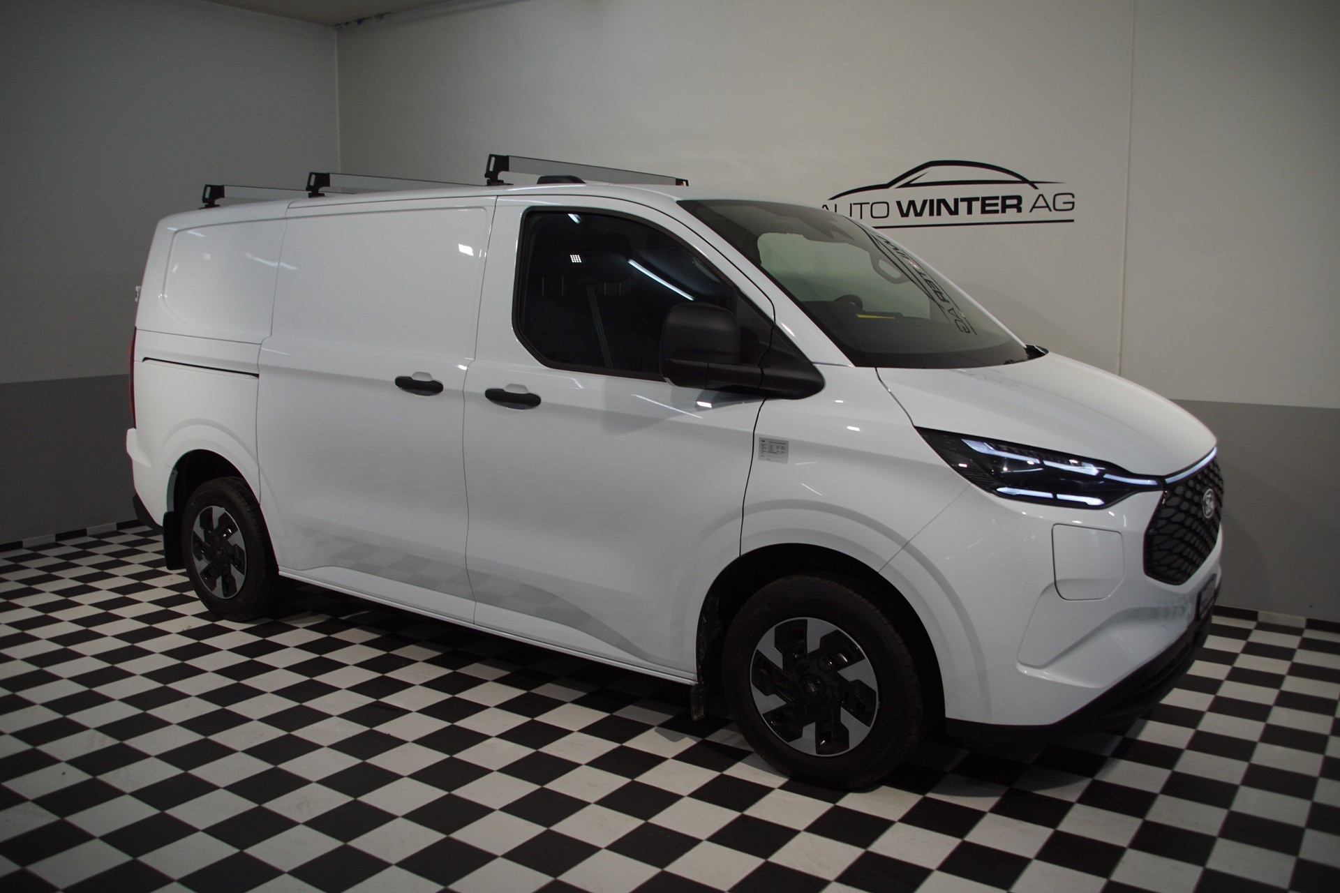 FORD Transit Custom Van 320 L1 H1 65kWh Trend-image-2