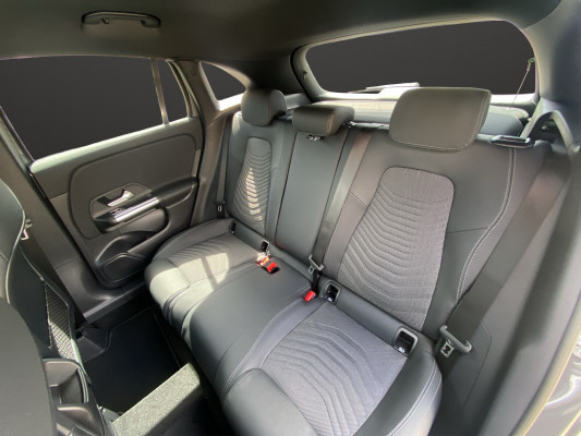 MERCEDES-BENZ GLA 220 4Matic 8G-DCT-image-9