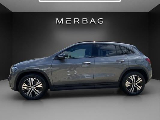 MERCEDES-BENZ GLA 220 4Matic 8G-DCT-image-2
