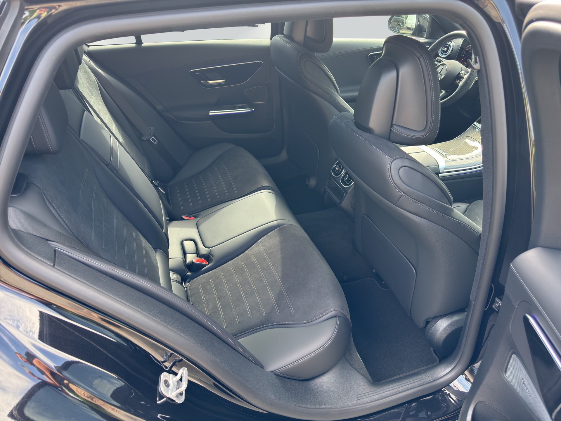 MERCEDES-BENZ C 200 T 4 Matic-image-10