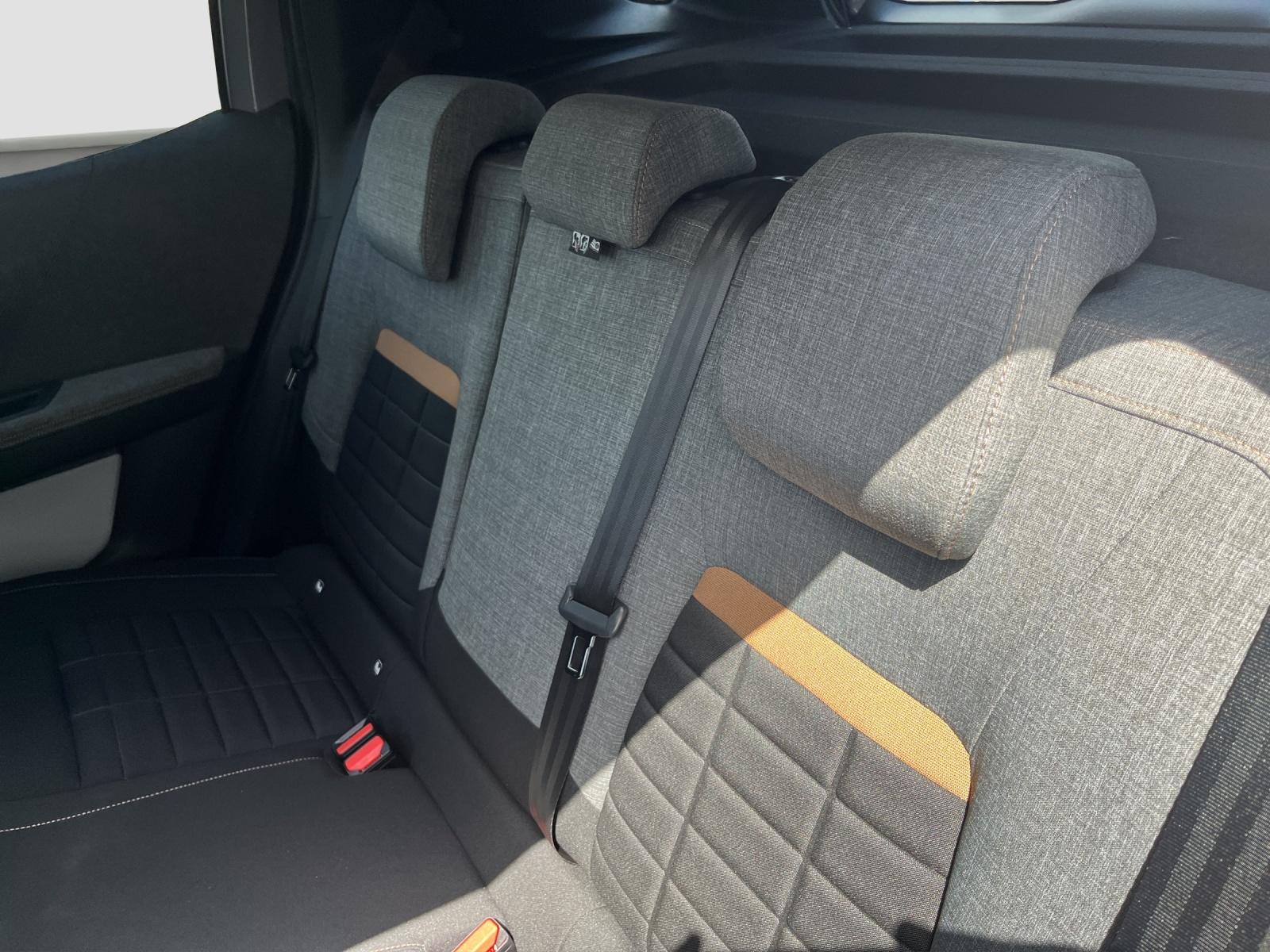 CITROEN e-C3 Aircross You+-image-11