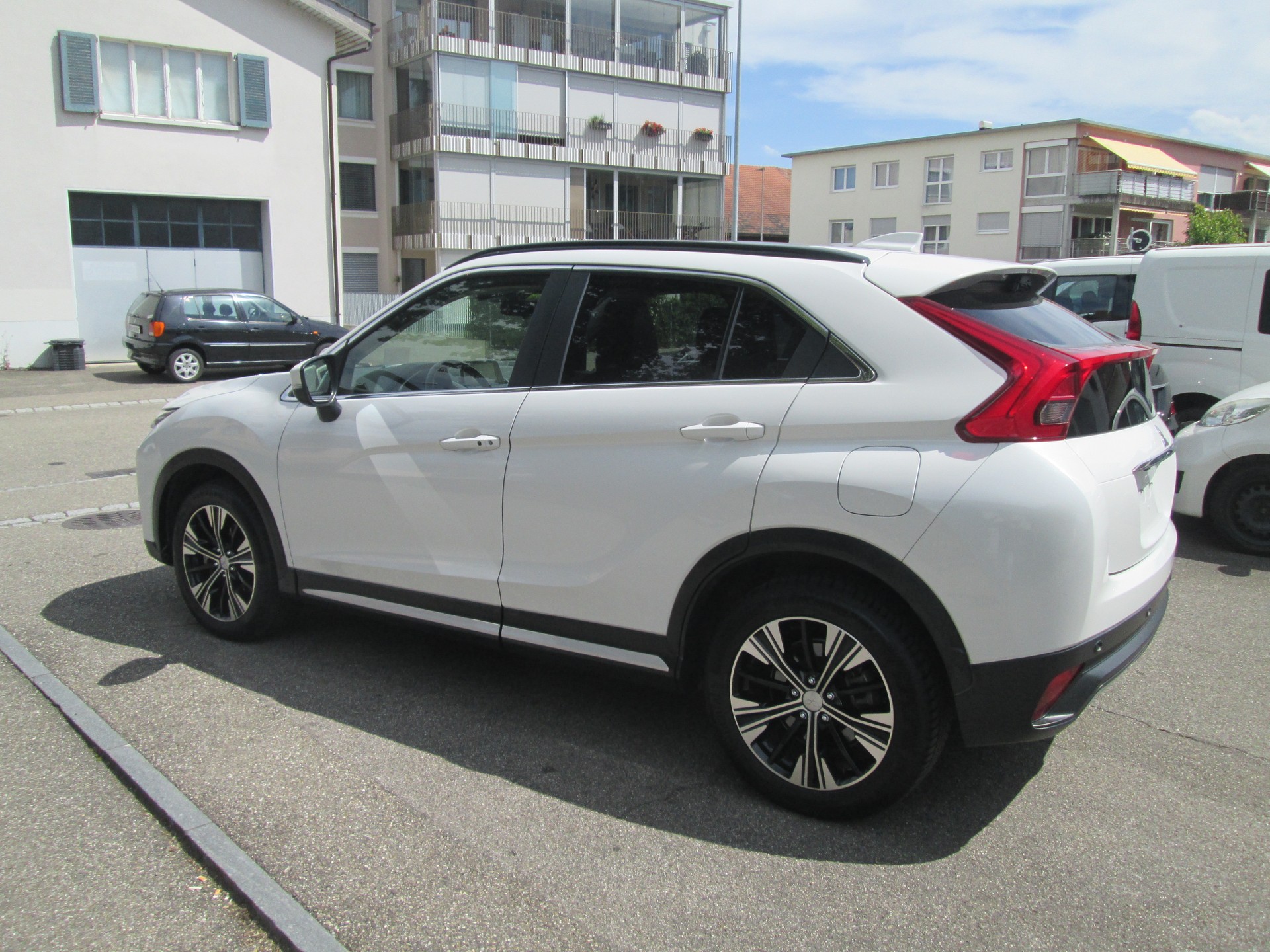 MITSUBISHI Eclipse Cross 1.5 T-Mivec Diamond 4WD CVT-image-1