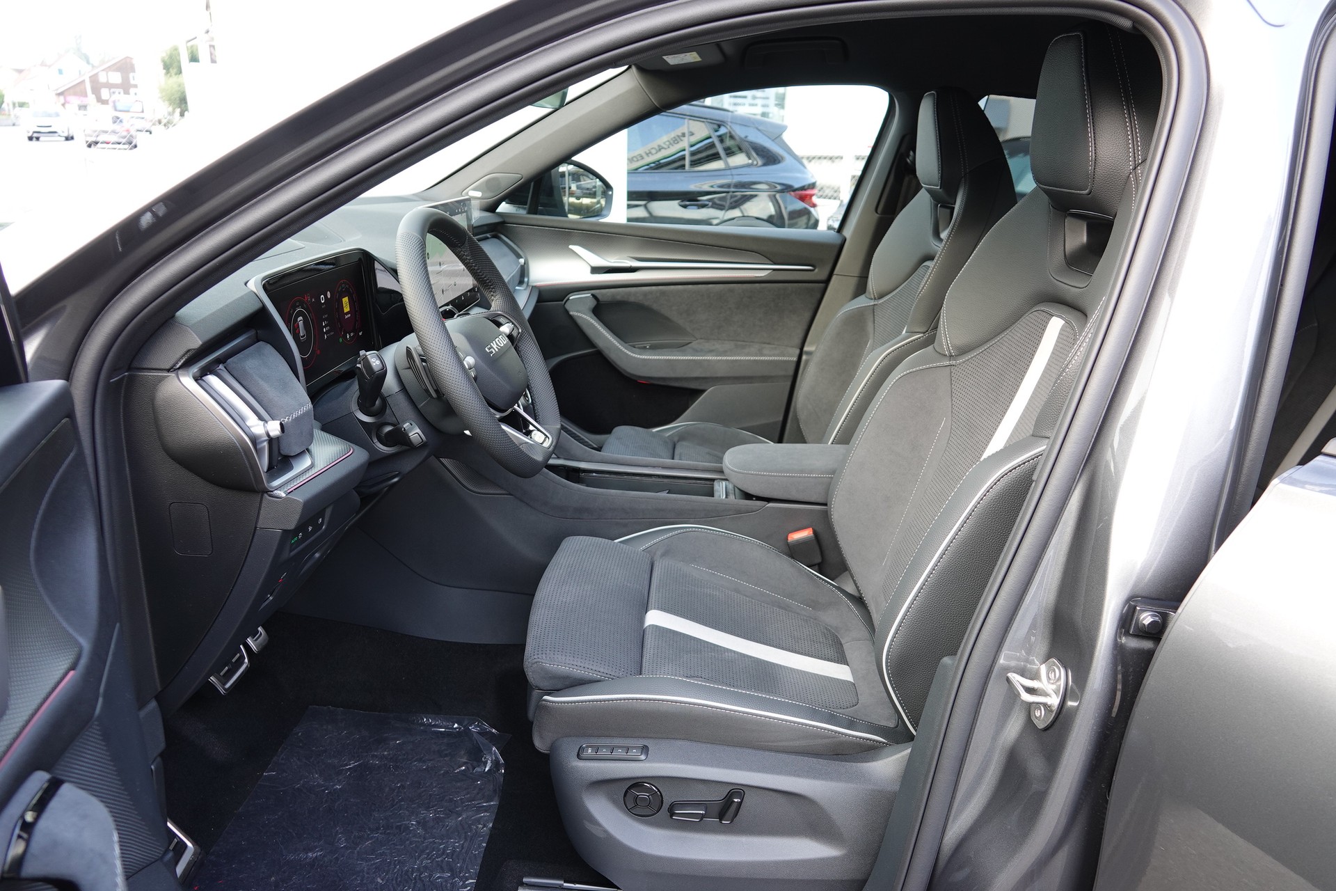 SKODA Kodiaq 2.0 TSI Sport. 4x4-image-11