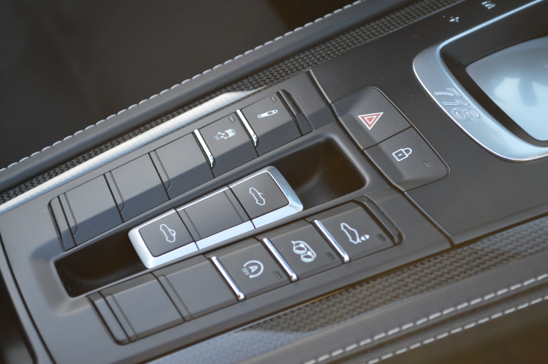 PORSCHE 718 Boxster GTS 4.0 PDK-image-18