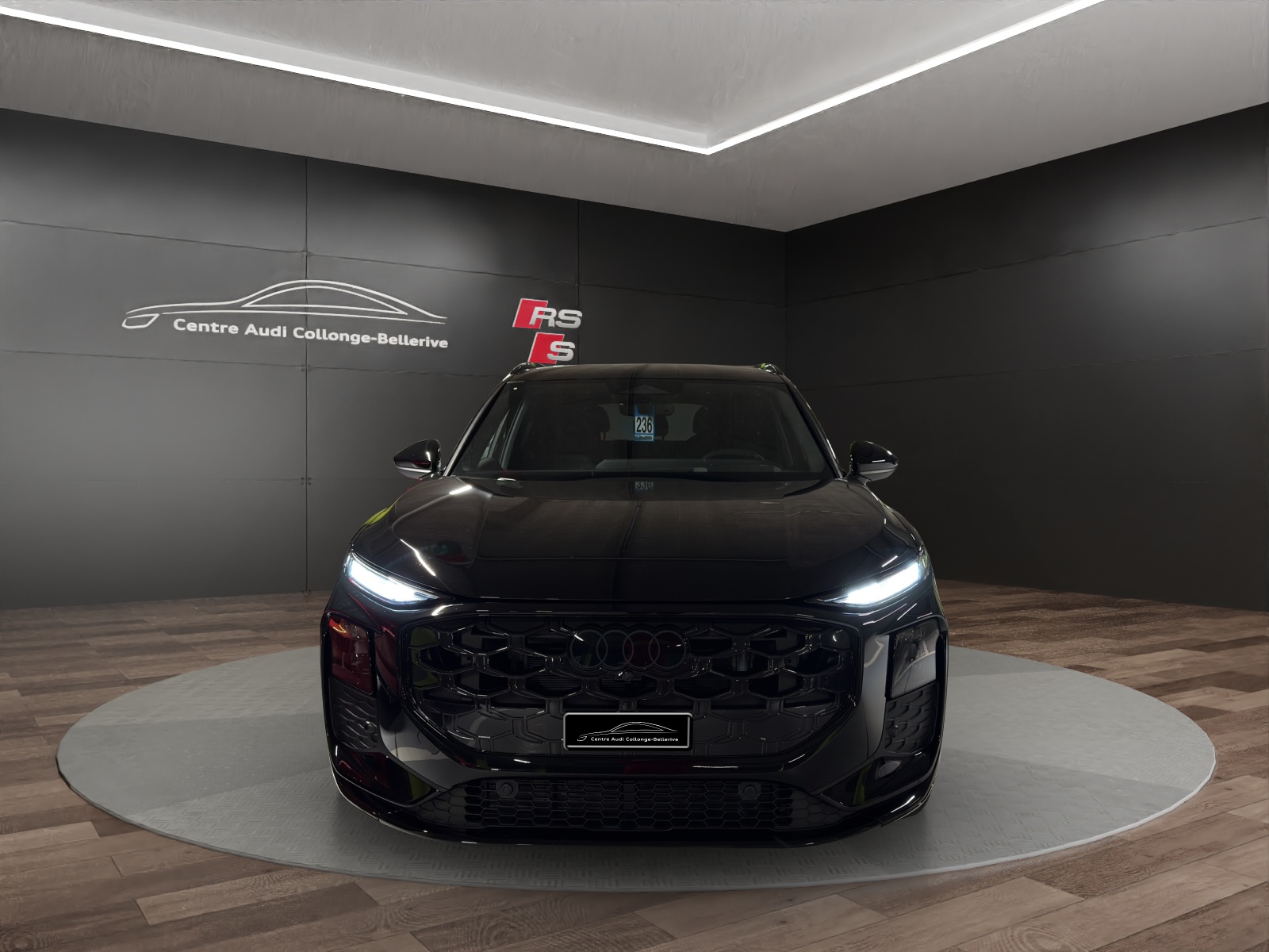 AUDI Q3 SUV 110 kW TFSI S tronic-image-1