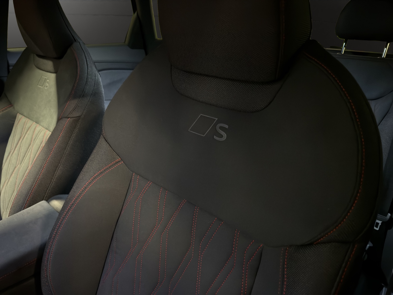 AUDI Q3 SUV 110 kW TFSI S tronic-image-23
