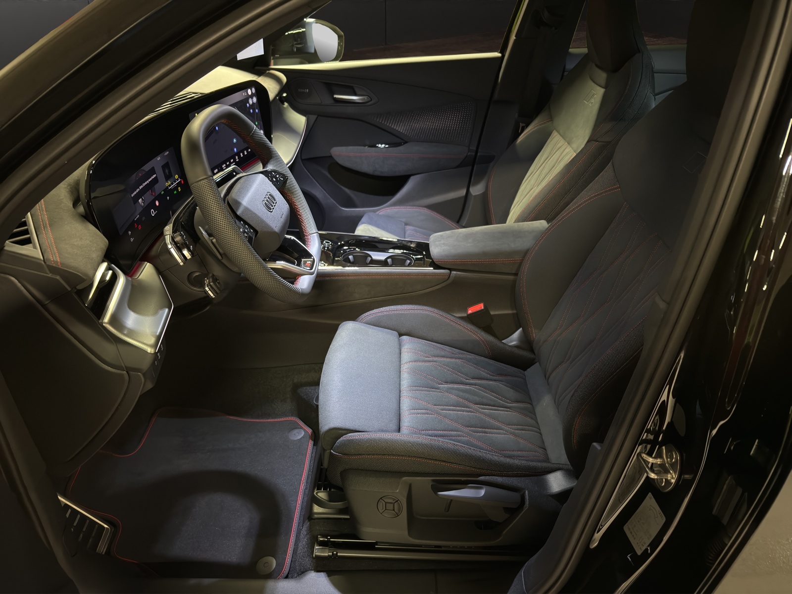 AUDI Q3 SUV 110 kW TFSI S tronic-image-7