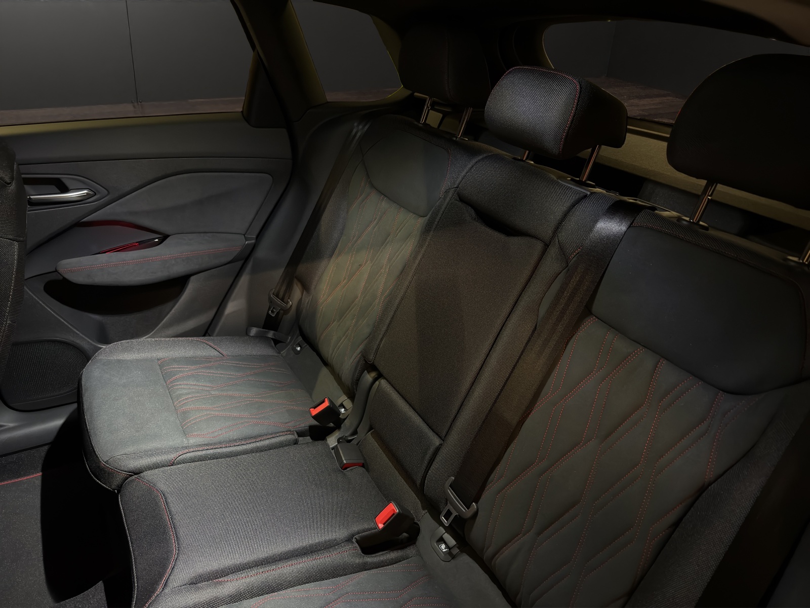 AUDI Q3 SUV 110 kW TFSI S tronic-image-10