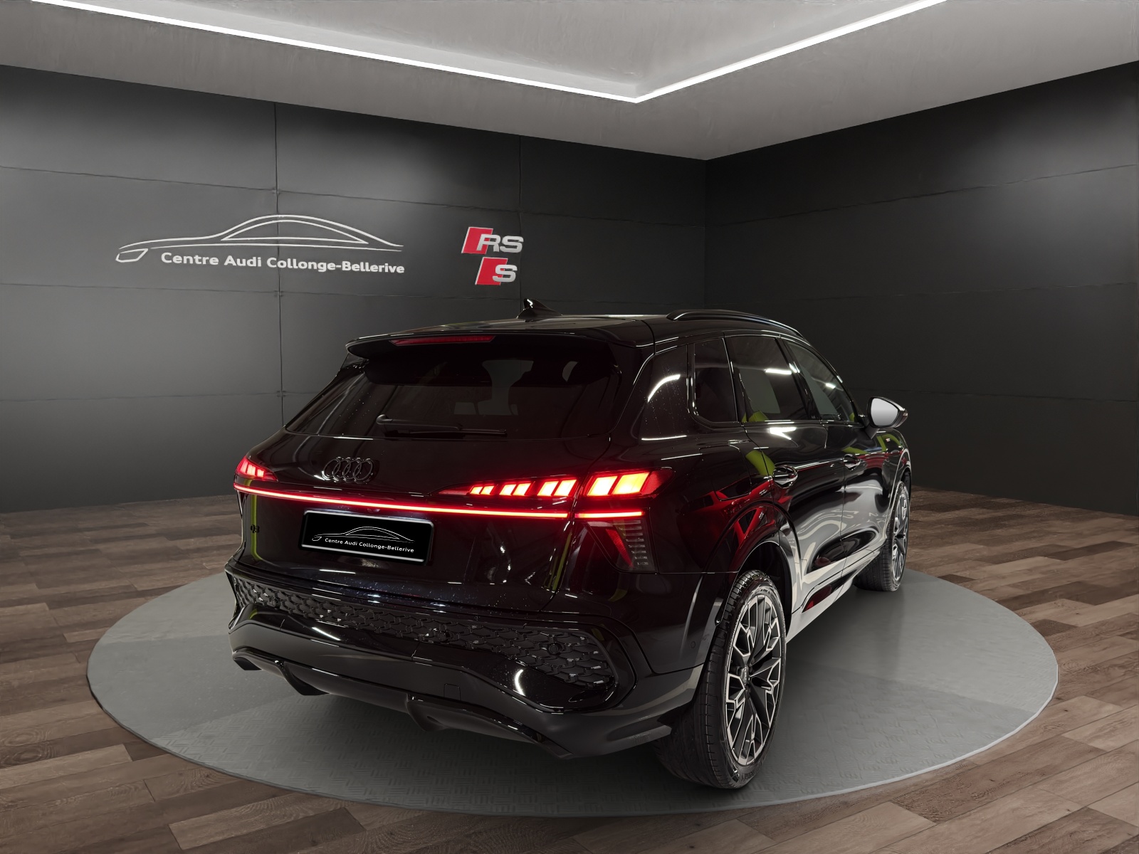 AUDI Q3 SUV 110 kW TFSI S tronic-image-5