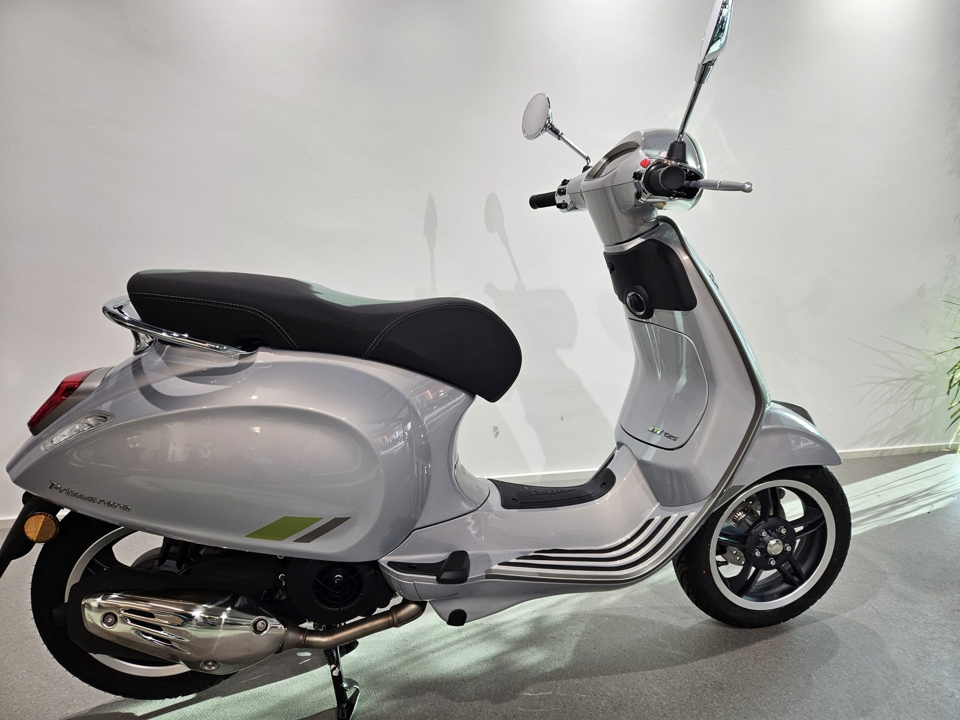 PIAGGIO Vespa Primavera 125 Tech Euro 5+-showroom-element-1