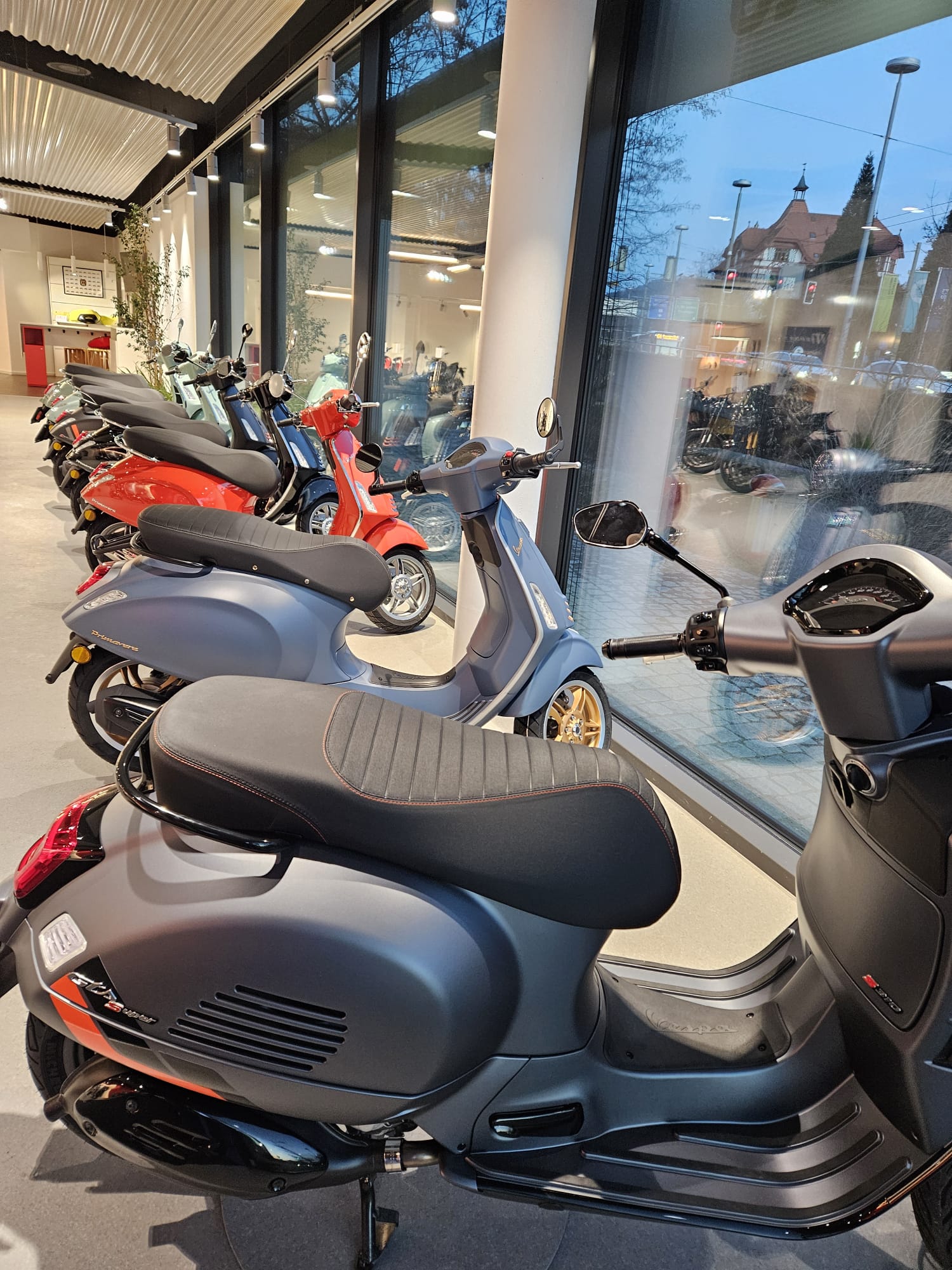 PIAGGIO Vespa Primavera 125 Tech Euro 5+-image-10