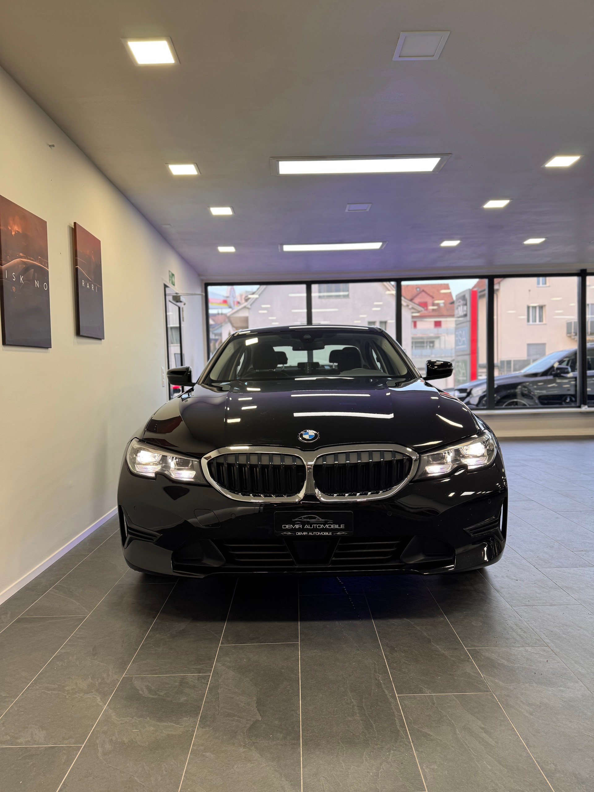 BMW 320d Steptronic Limousine *1.Hand / CH-Fahrzeug / Apple Carplay / Rückfahrkamera / Pack Advantage / Pack Connected Plus*-image-1