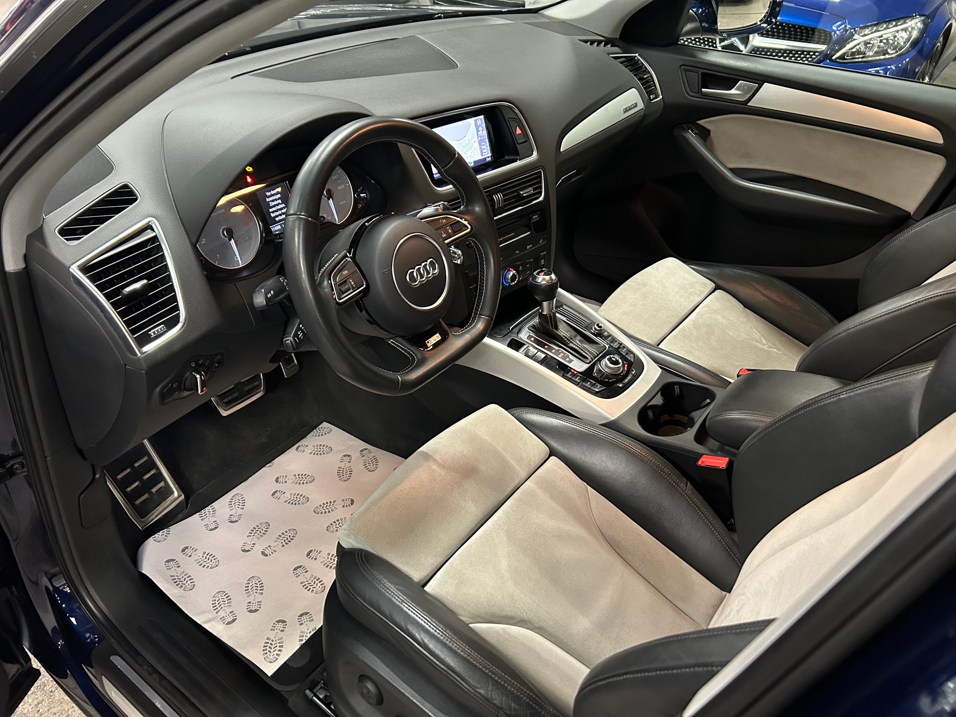 AUDI SQ5 3.0 TDI quattro tiptronic-image-9