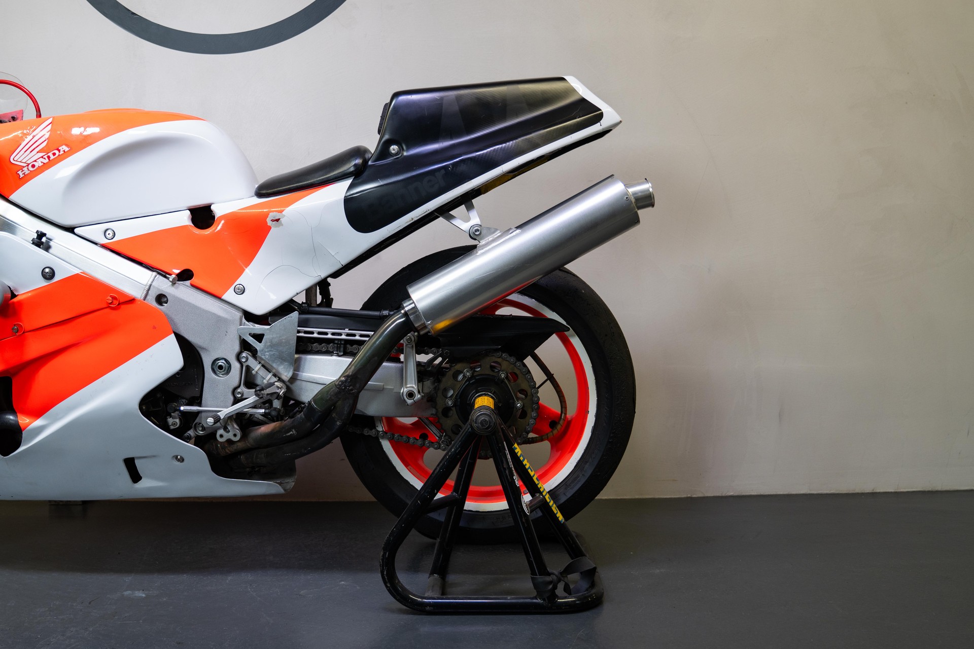 HONDA VFR 750 R-showroom-element-3