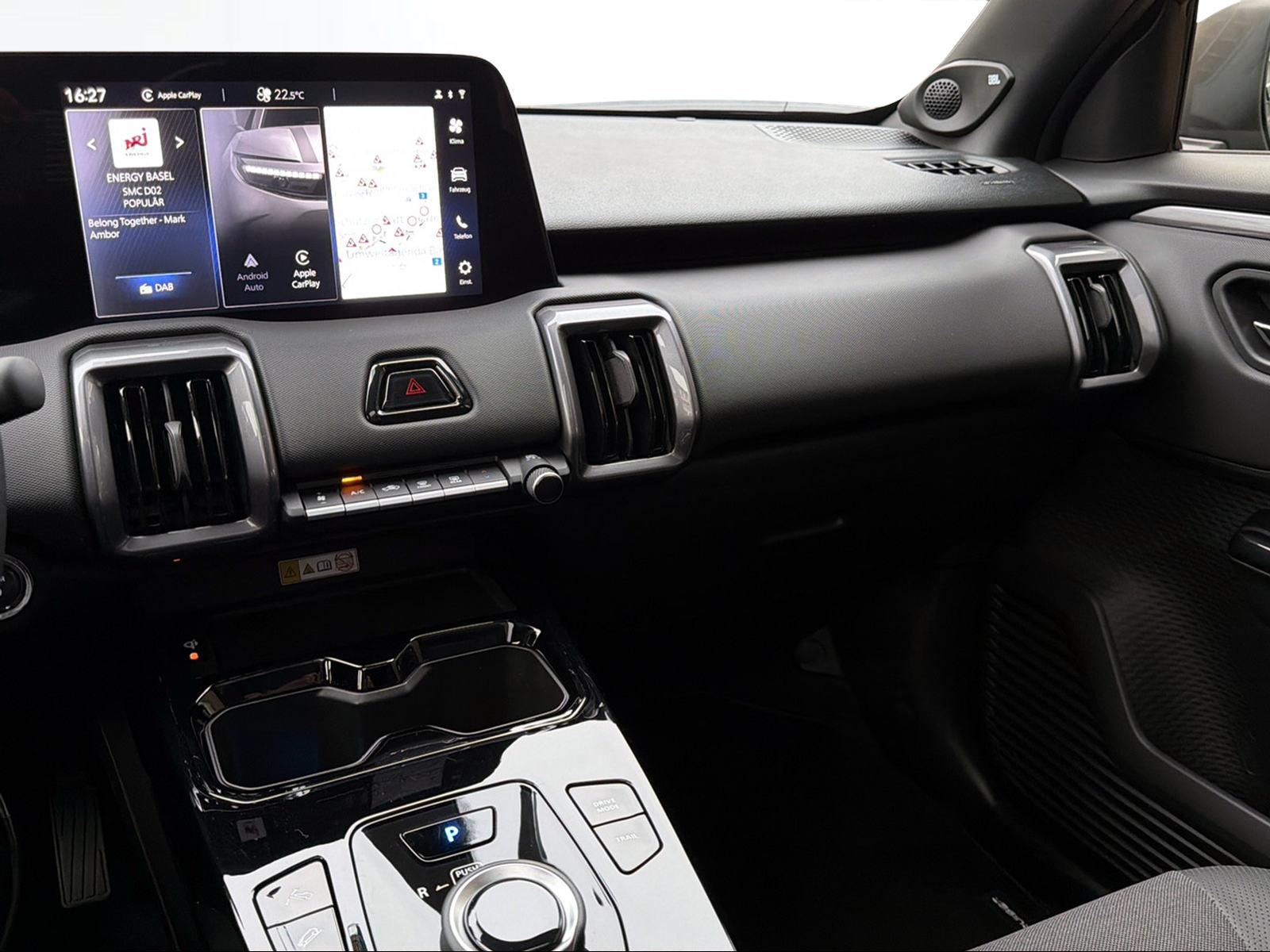 TOYOTA Urban Cruiser Premium AWD-image-12