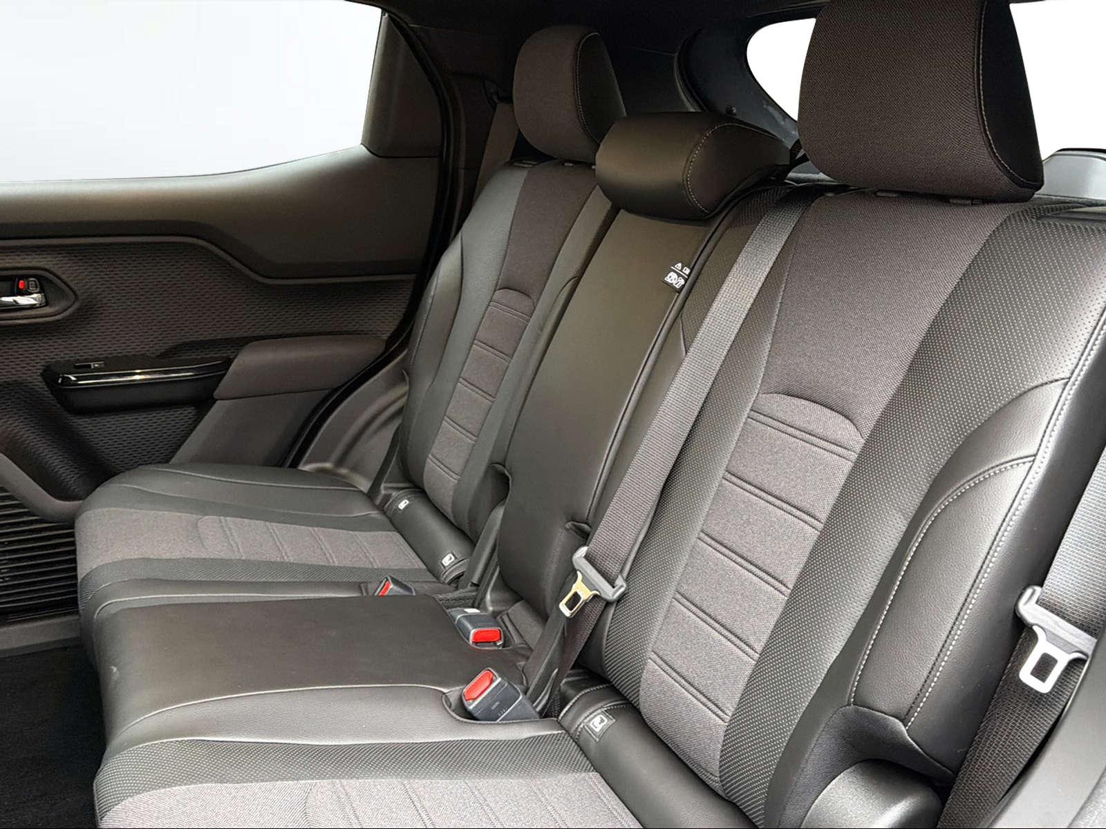 TOYOTA Urban Cruiser Premium AWD-image-15