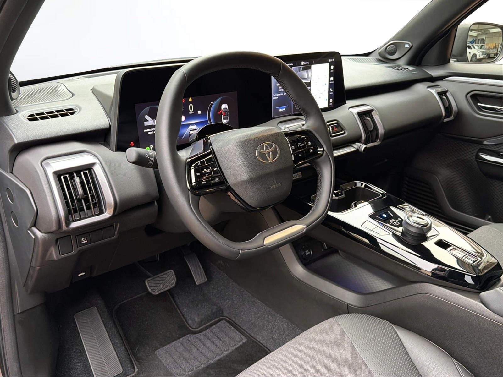 TOYOTA Urban Cruiser Premium AWD-image-10