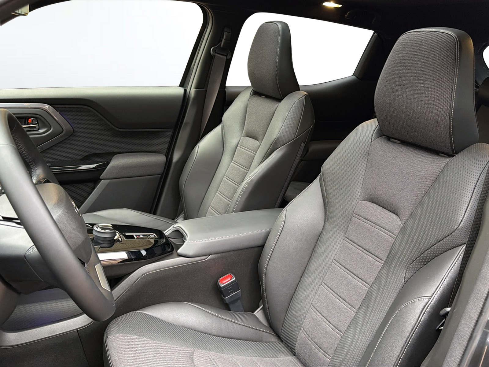 TOYOTA Urban Cruiser Premium AWD-image-9