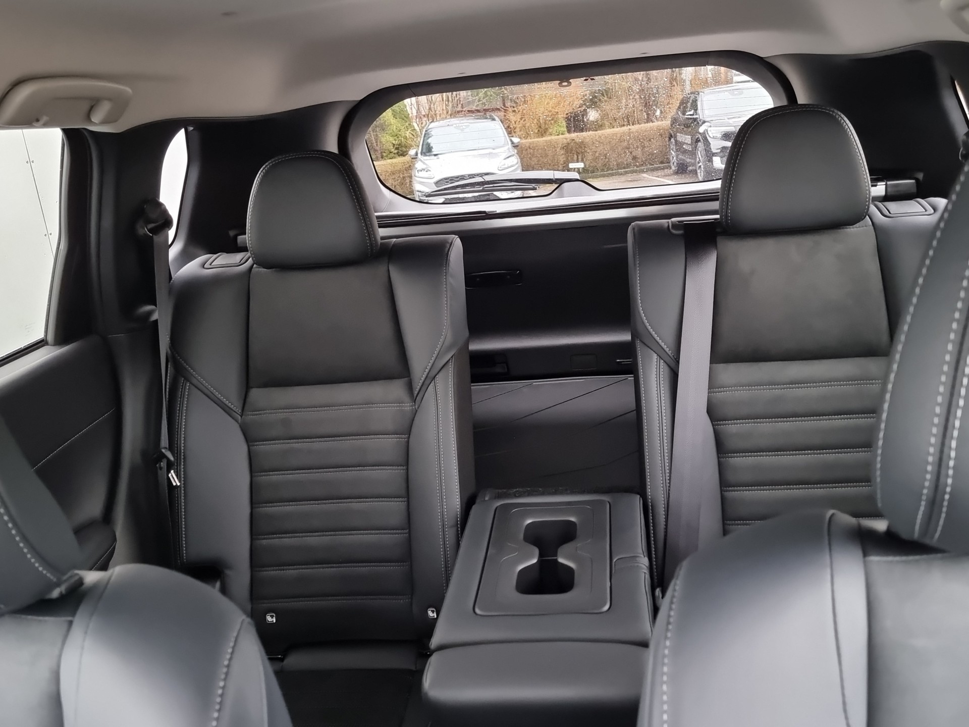 MITSUBISHI Outlander 2.4 PHEV Invite 4x4-image-13