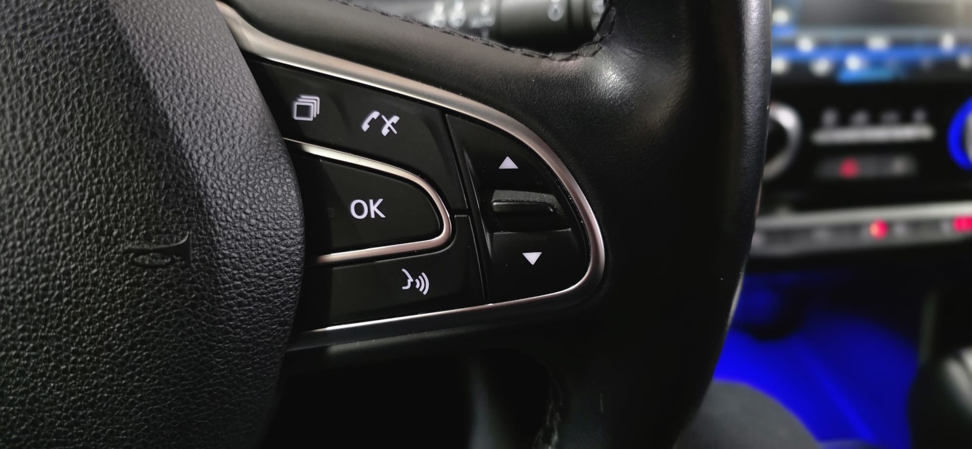 RENAULT Koleos 2.0 dCi Intens 4x4 Xtronic CVT-image-13