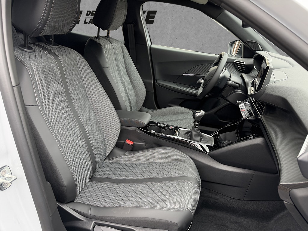PEUGEOT 2008 1.2 PureTech Allure ** 4 pneus hiver offert **-image-12