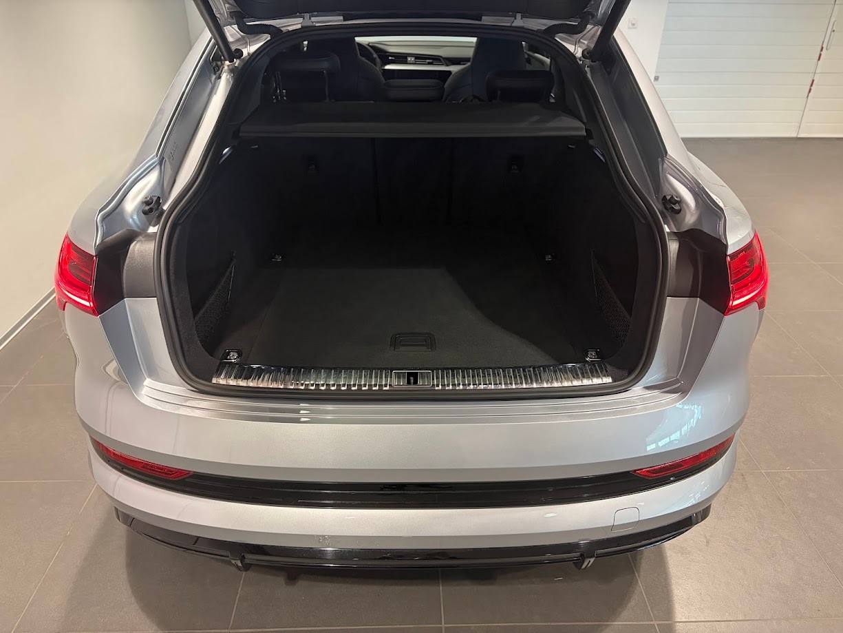 AUDI e-tron 55 Sportback S Line quattro-image-12