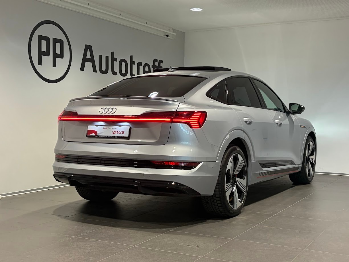 AUDI e-tron 55 Sportback S Line quattro-image-14
